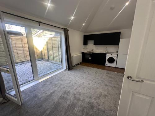 Flat 3 St. Andrews Buildings, High Street, Hamble, Southampton, SO31
