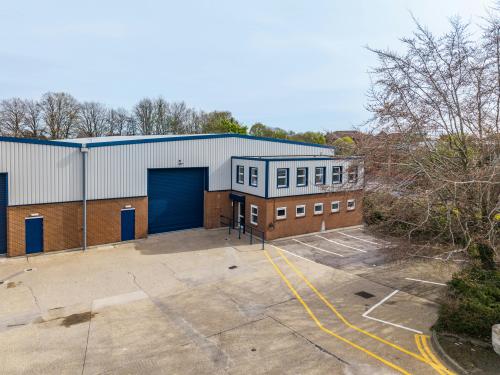 Unit 3, Lawrence Industrial Estate, Lawrence Way, Dunstable, LU6