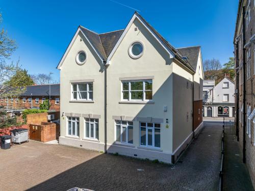 Meridian House, 9-11 Chertsey Street, Guildford, GU1