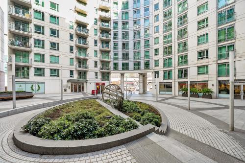 17B St. George Wharf, Vauxhall, SW8
