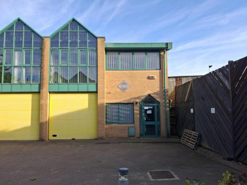 Unit 7, Brickfields Industrial Park, Bracknell, RG12