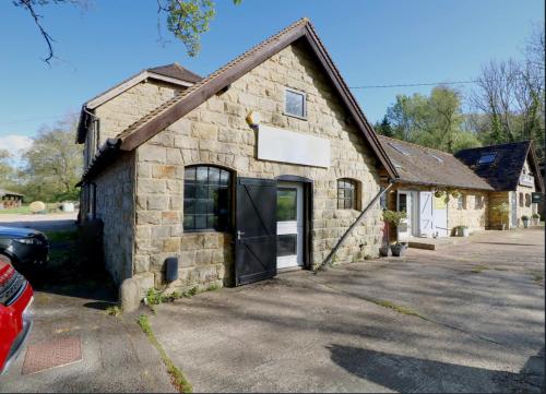 Unit 2 Guidepost, Naldred Farm Offices, Borde Hill Lane, Haywards Heath, RH16