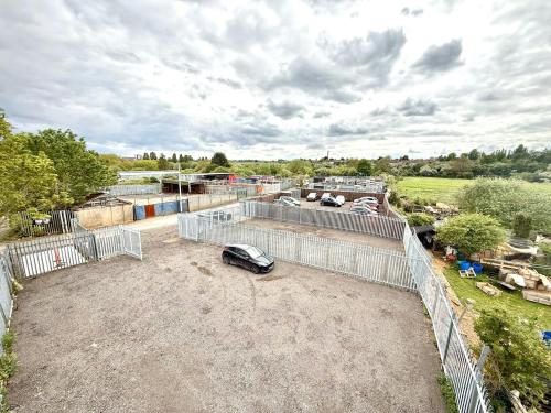 Yard 8b, Thornton Road, Northampton, NN2
