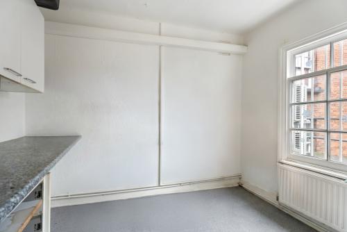 27 Camberwell Green, London, SE5