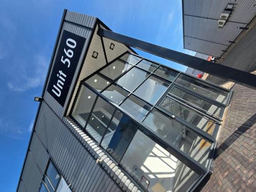 Unit 560, Metroplex Business Park, Salford, M50