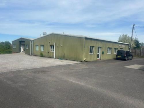 Hawthorn Works, Andover Road, Chirton, Devizes, SN10
