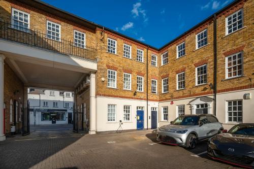 3 Theobald Street, Borehamwood, WD6
