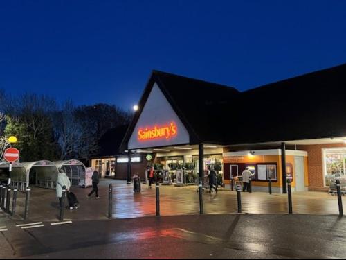 3 Howard Buildings, Guildford, GU4