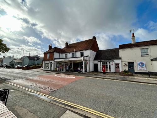 20 Reading Road, Pangbourne, Reading, RG8