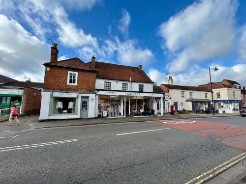 20 Reading Road, Pangbourne, Reading, RG8