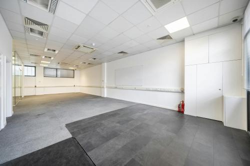 Unit 5 Wellesley Court, Apsley Way, Staples Corner, London, NW2