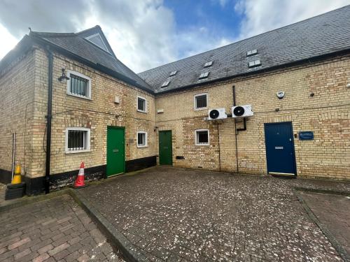 5 Brewers Yard, Ivel Road, Shefford, SG17