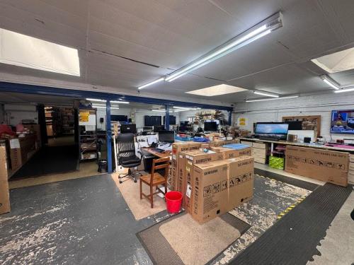 Unit 7, Waterside Trading Centre, Trumpers Way, Hanwell, London, W7