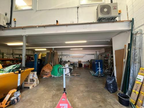 Unit 14, Anglo Business Park, Smeaton Close, Aylesbury, HP19