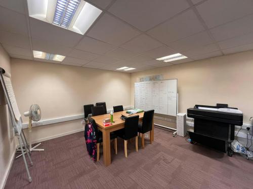 Unit 14, Anglo Business Park, Smeaton Close, Aylesbury, HP19