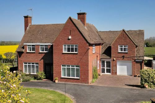 Hammonds House & Waylands Farm, Northend Road, Fenny Compton, Southam, CV47