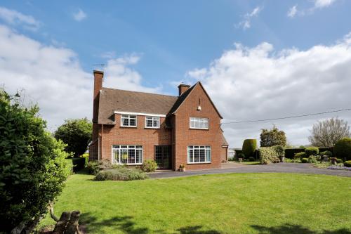 Hammonds House & Waylands Farm, Northend Road, Fenny Compton, Southam, CV47