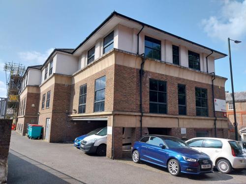 16 Petersham Road, Richmond, TW10