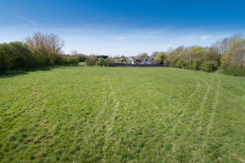 Land At Standlake Road, Ducklington, Witney, OX29