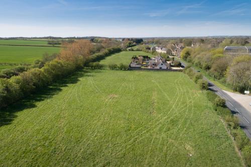 Land At Standlake Road, Ducklington, Witney, OX29