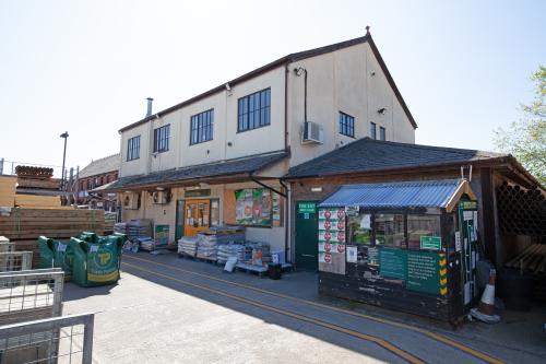 Mildmay House & Unit G, Mildmay Industrial Estate, Foundry Lane, Burnham on Crouch, CM0