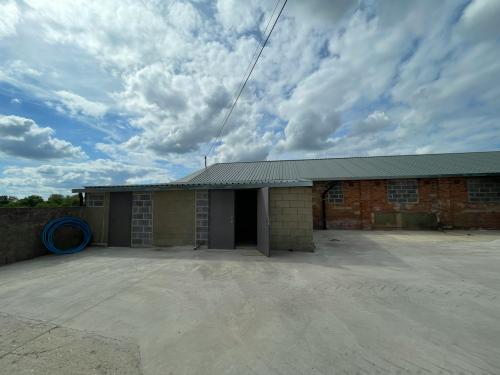 Unit 12 Harlesford Farm, Tetsworth, OX9