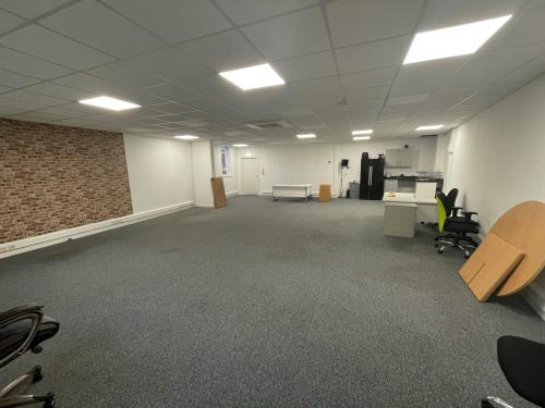 3C Saxon Square, Christchurch, BH23