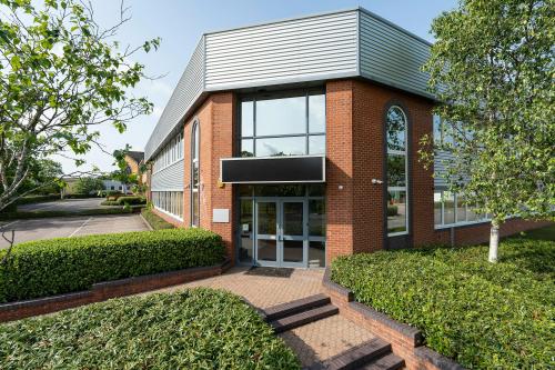 Unit 2, York Road, Burgess Hill, RH15