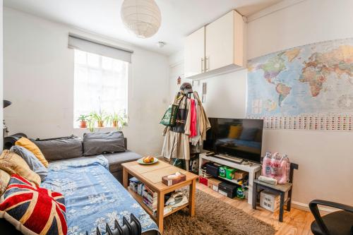 Flat 3 Victoria Chambers, Luke Street, Shoreditch, London, EC2A
