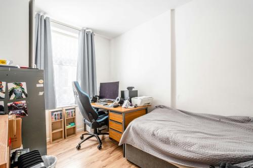 Flat 3 Victoria Chambers, Luke Street, Shoreditch, London, EC2A