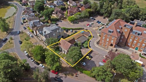 1-2 Seven Arches Road, Brentwood, CM14