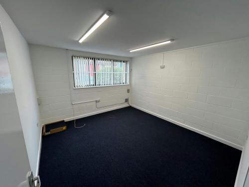 Unit 20, Abenglen Industrial Estate, Betam Road off Dawley Road, Hayes, UB3