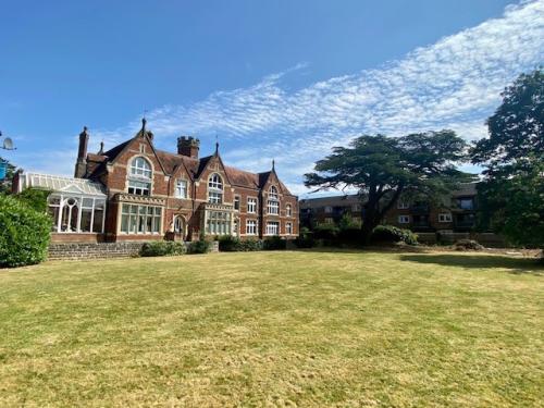 Suites 1 & 26 Thatcham House, Turners Drive, Thatcham, RG19