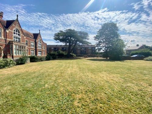 Suites 1 & 26 Thatcham House, Turners Drive, Thatcham, RG19