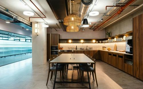 The Rowe, Aldgate, 61 Whitechapel High Street, Whitechapel, London, E1