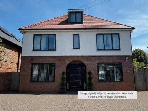 Amara House, 128 Little Bushey Lane, Bushey, WD23