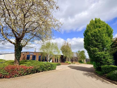 6 & 7 The Acre Estate, Wildmere Industrial Estate, Wates Way, Banbury, OX16