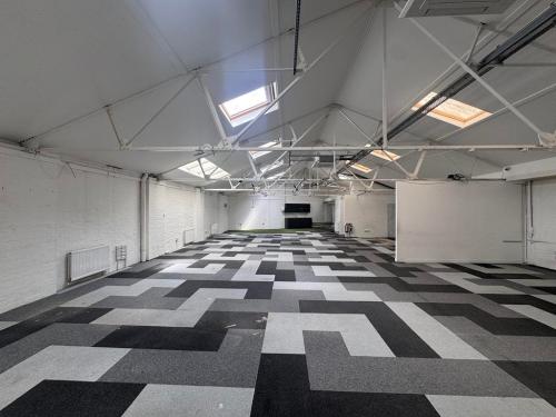 G5 Grove Park Studios, 188-192 Sutton Court Road, Chiswick, London, W4