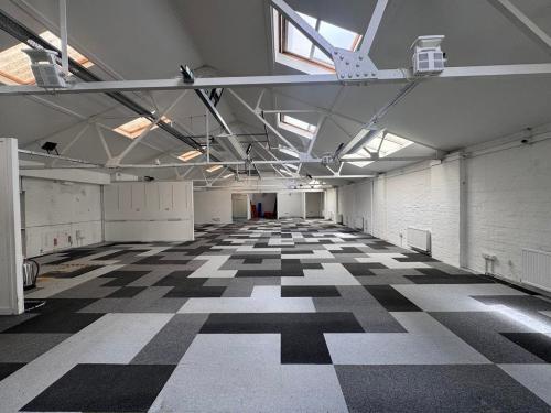 G5 Grove Park Studios, 188-192 Sutton Court Road, Chiswick, London, W4