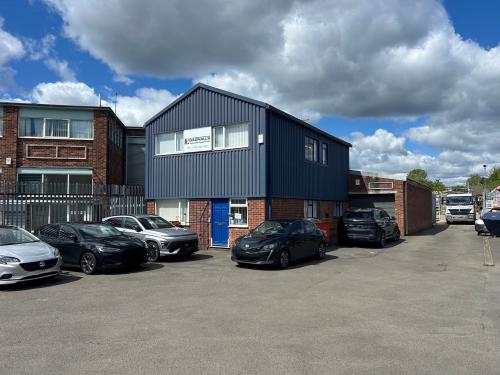 3 Hawarden Avenue, Leicester, LE5