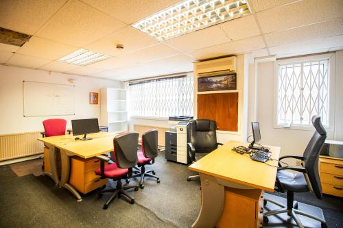 Unit 21, Park Royal Metro Centre, Britannia Way, Park Royal, London, NW10