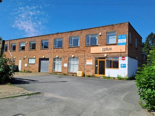 Unit 1D, 61 Albert Road North, Reigate, RH2