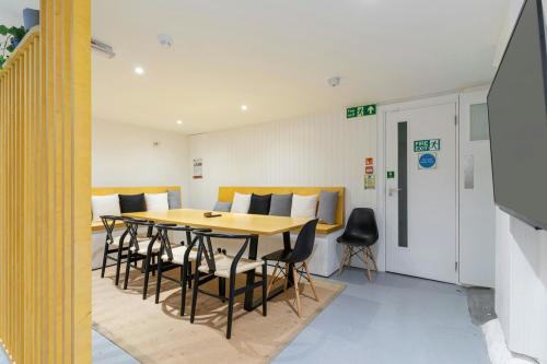 Units 6 + 11, 5 Durham Yard, Bethnal Green, London, E2
