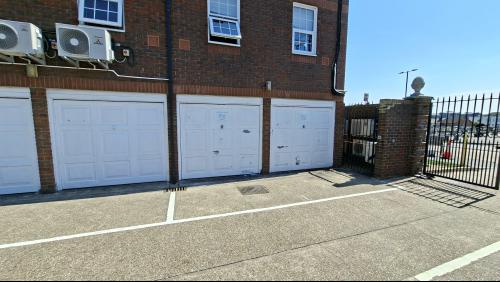1 Station Court, Station Approach, Wickford, SS11
