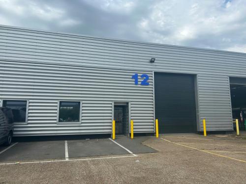 Unit 12, Bilton Industrial Estate, Bracknell, RG12