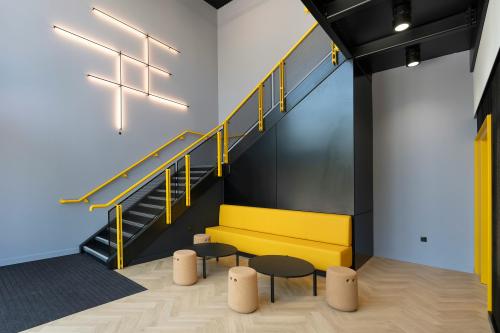 Units E & F, Heathrow West Business Park, Parlaunt Road, Langley, SL3