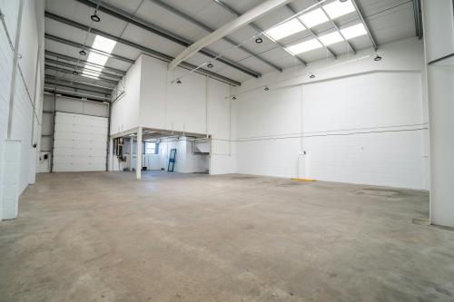 Unit 10, Business Park, Redhill, RH1