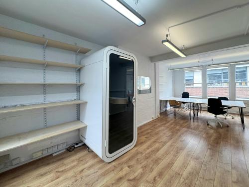 25 Lexington Street, Soho, London, W1F