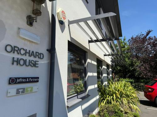 Orchard House, Furzehall Farm, 110 Wickham Road, Fareham, PO16