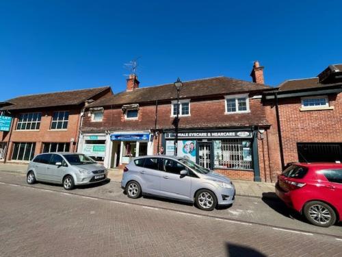 17 High Street / 10 Crown Lane, Theale, Reading, RG7